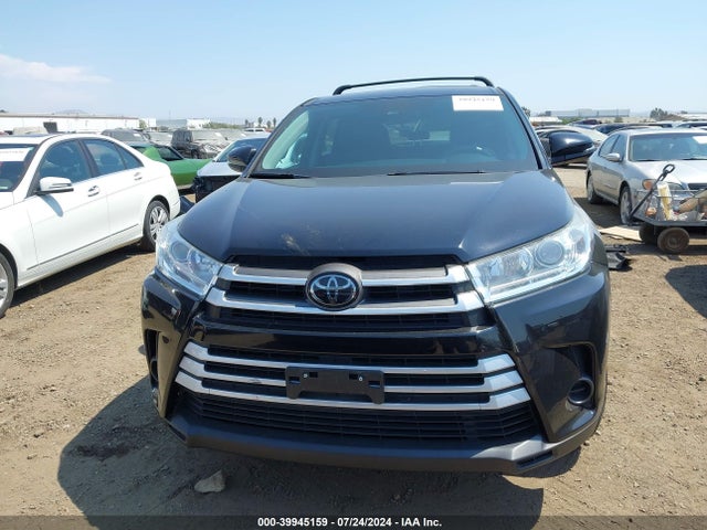 Toyota Highlander Le 2018 5TDZARFH4JS040067 Image 12