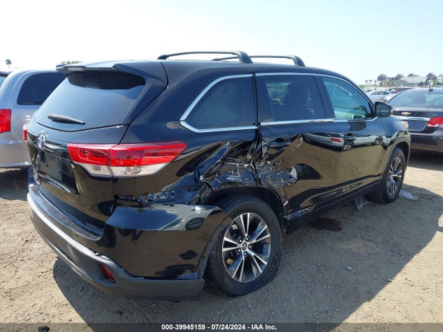 Toyota Highlander Le 2018 5TDZARFH4JS040067 Image 6