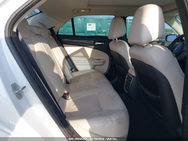 Chrysler 300 Anniversary Edition 2016 2C3CCAAGXGH224182 Image 8