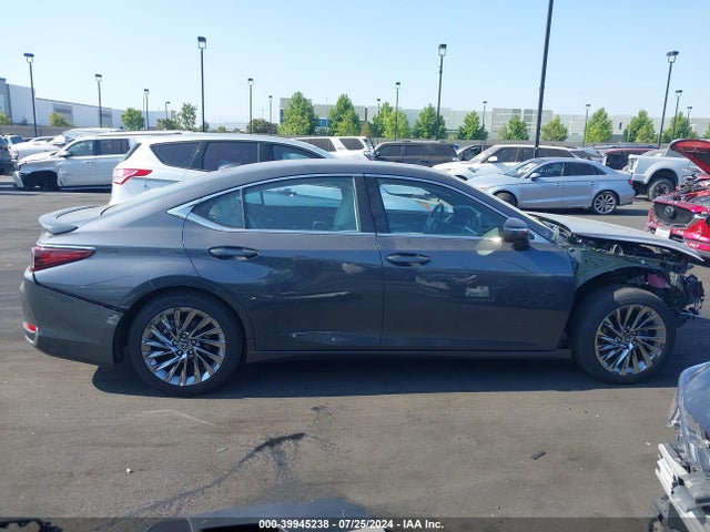 58AEA1C17RU042575 Lexus Es 300h Luxury