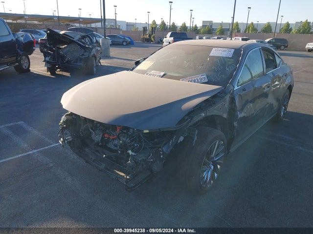 58AEA1C17RU042575 Lexus Es 300h Luxury