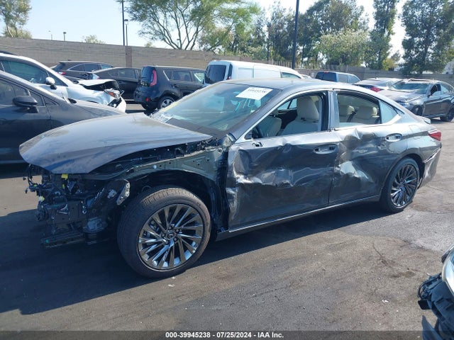58AEA1C17RU042575 Lexus Es 300h Luxury