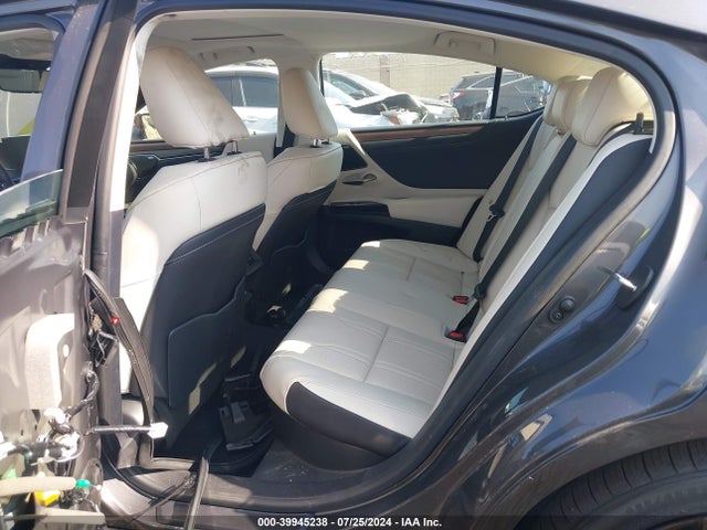 58AEA1C17RU042575 Lexus Es 300h Luxury