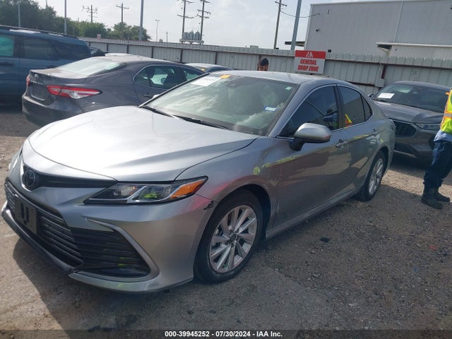 Toyota CAMRY LE 2024 4T1C11AKXRU871165 Image 2