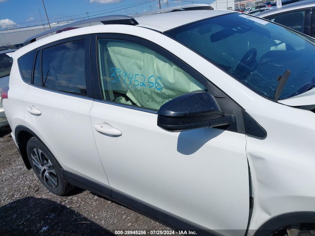 Toyota RAV4 LE 2017 JTMBFREV7HJ138642 Image 14