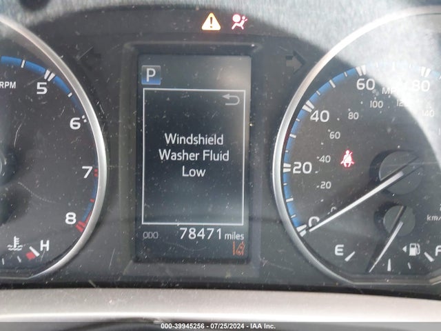 Toyota RAV4 LE 2017 JTMBFREV7HJ138642 Image 16