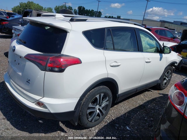 Toyota RAV4 LE 2017 JTMBFREV7HJ138642 Image 4