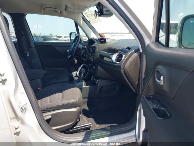 ZACCJABBXJPG71704 Jeep Renegade Latitude Fwd