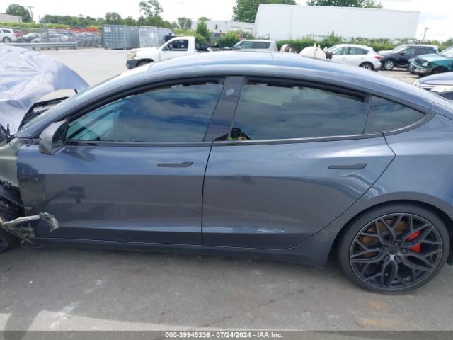 5YJ3E1EB2JF185959 Tesla Model 3 Long Range/performance