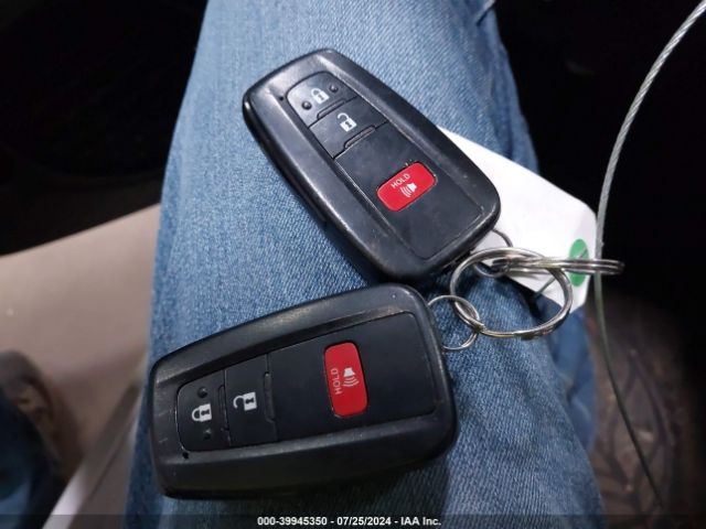 JTDL9RFU8L3021814 Toyota Prius Le Awd-e