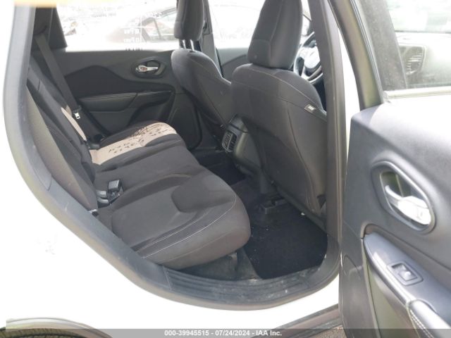1C4PJMCS2FW726058 Jeep Cherokee Latitude
