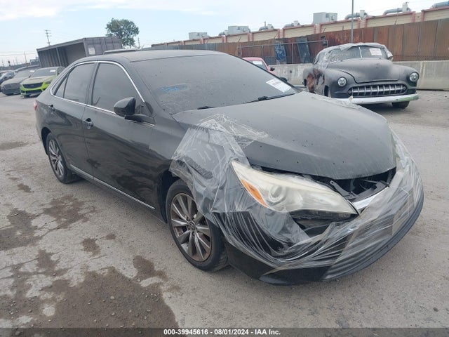 Toyota CAMRY XLE 2016 4T4BF1FK5GR567122 головне зображення