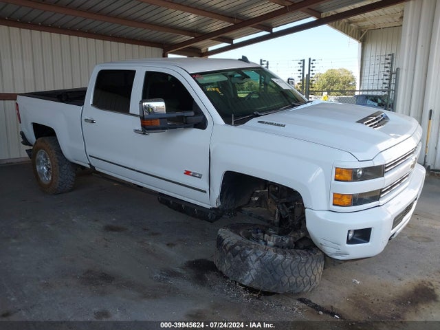 2017 1GC1KWEY1HF158596 main image