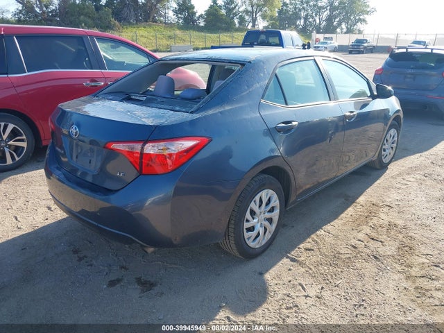 Toyota COROLLA LE 2018 5YFBURHE7JP798103 Image 3