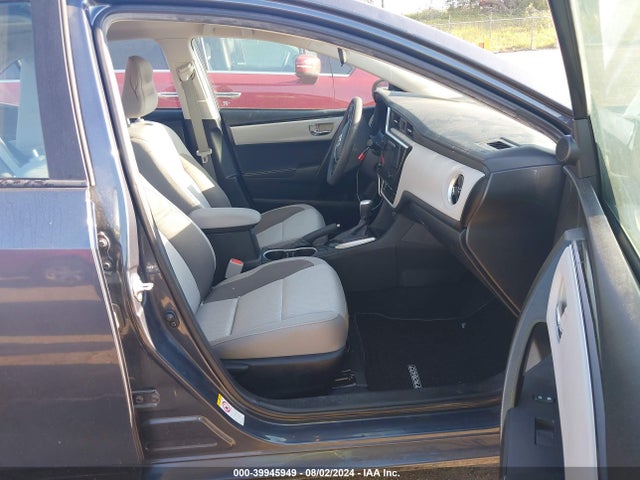 Toyota COROLLA LE 2018 5YFBURHE7JP798103 Image 4