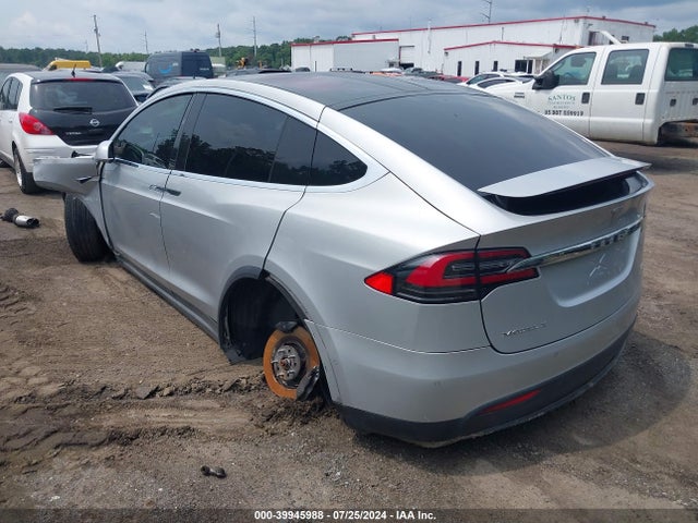 2016 TESLA MODEL X 5YJXCAE25GF022898 Photo 2
