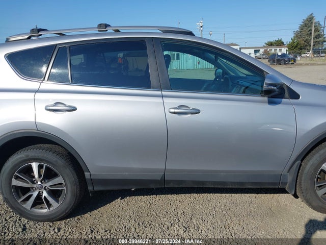 Toyota Rav4 Xle 2018 2T3RFREV6JW730300 Image 14