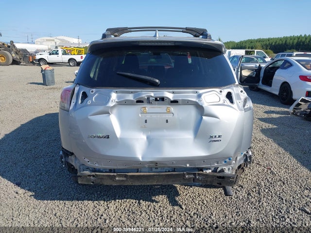 Toyota Rav4 Xle 2018 2T3RFREV6JW730300 Image 17