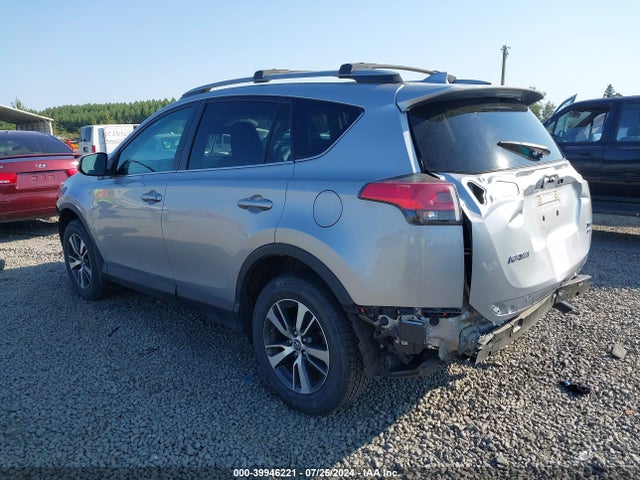 Toyota Rav4 Xle 2018 2T3RFREV6JW730300 Image 3