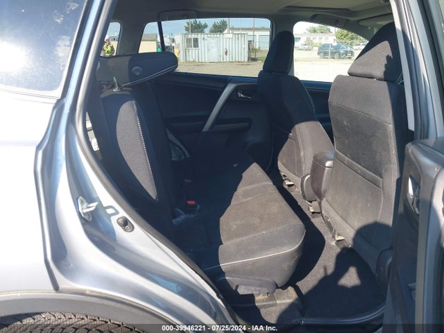 Toyota Rav4 Xle 2018 2T3RFREV6JW730300 Image 8