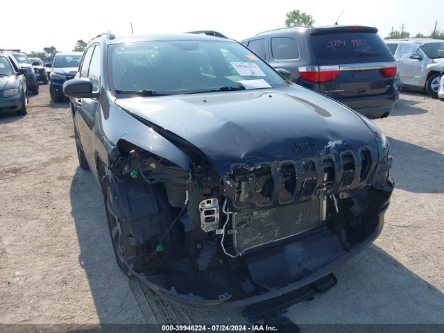 1C4PJLAB3HW652763 Jeep Cherokee Altitude Fwd