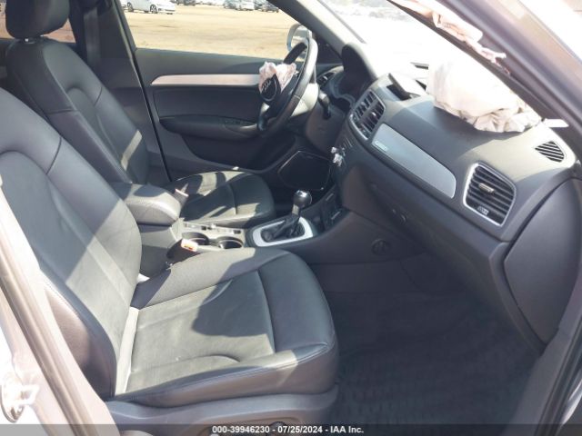 WA1JCCFS0JR023985 Audi Q3 2.0t Premium/2.0t Sport Premium
