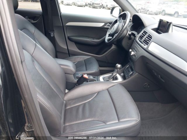 WA1BCCFS8JR027335 Audi Q3 2.0t Premium/2.0t Sport Premium