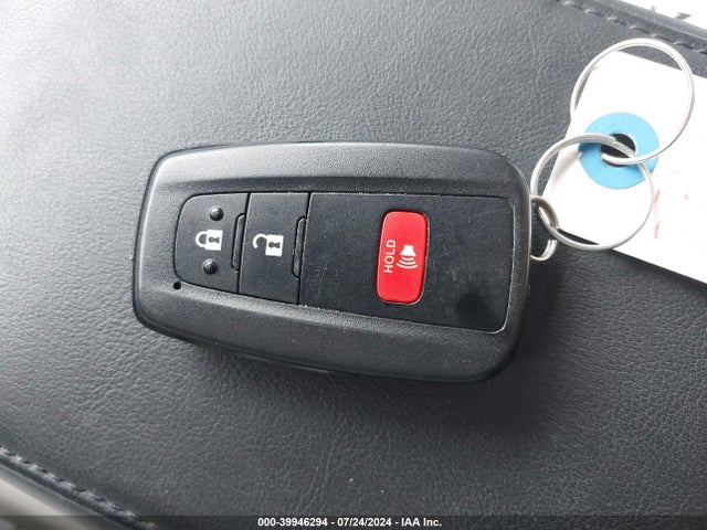 Toyota Prius Four 2017 JTDKARFU2H3053040 Image 11