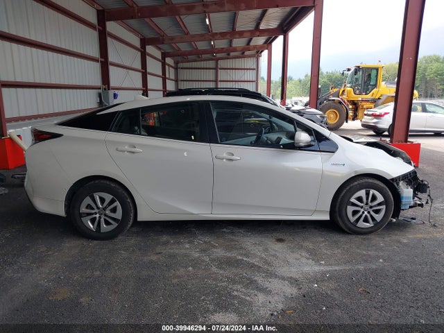 Toyota Prius Four 2017 JTDKARFU2H3053040 Image 14