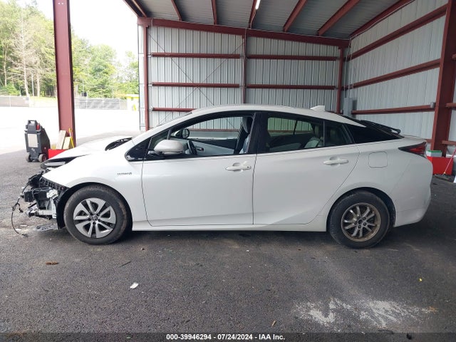 Toyota Prius Four 2017 JTDKARFU2H3053040 Image 15