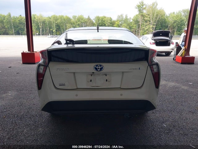 Toyota Prius Four 2017 JTDKARFU2H3053040 Image 17