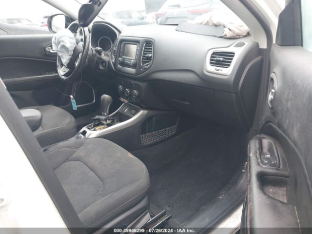 3C4NJCAB7JT344370 Jeep Compass Sport Fwd