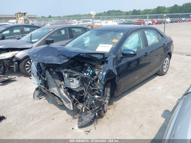 Toyota COROLLA LE 2018 2T1BURHE3JC983135 Image 2