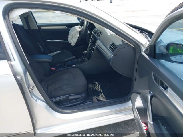 1VWAS7A3XGC049034 Volkswagen Passat 1.8t S