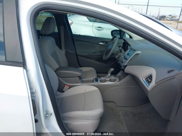 1G1BC5SM5H7223319 Chevrolet Cruze Ls Auto
