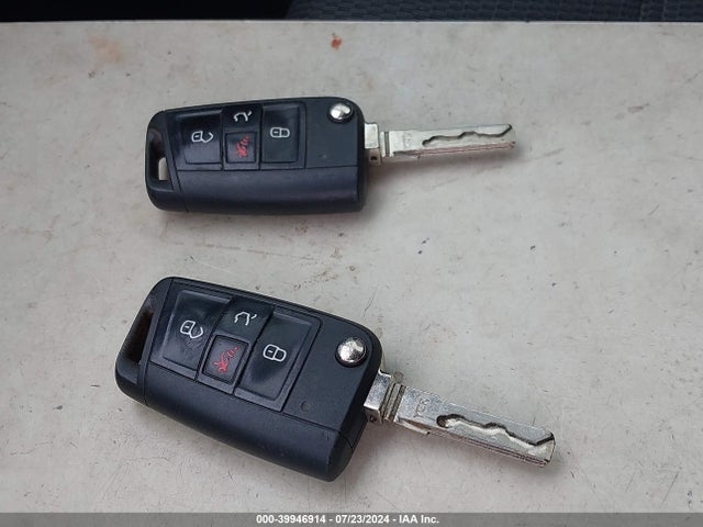 3VWA17AU5GM503992 Volkswagen Golf Sportwagen Tsi S 4-door