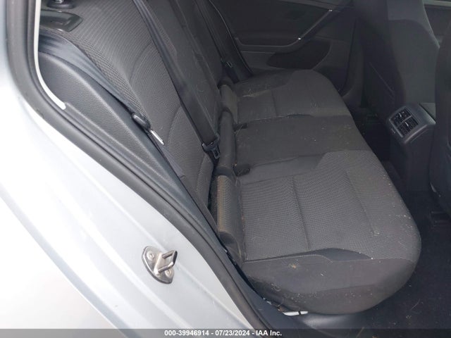 3VWA17AU5GM503992 Volkswagen Golf Sportwagen Tsi S 4-door