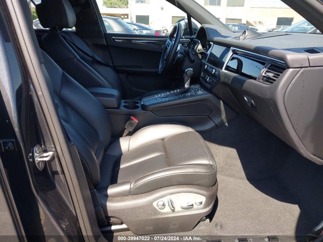 2020 PORSCHE MACAN WP1AA2A59LLB04270 Photo 4