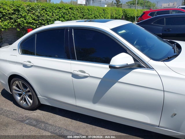 WBA8E1C33HA158965 BMW 330e Iperformance