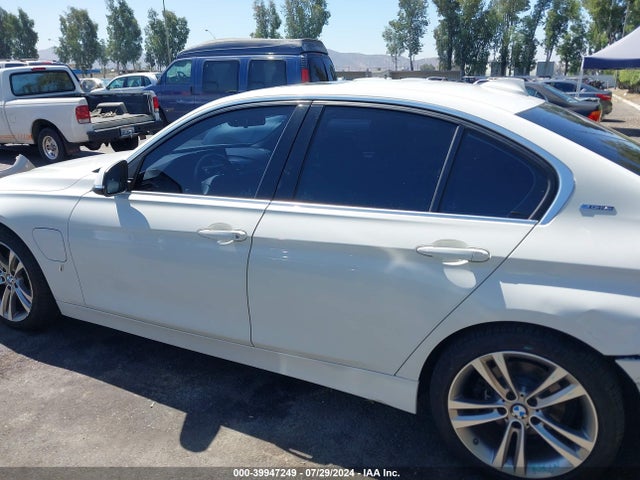 WBA8E1C33HA158965 BMW 330e Iperformance