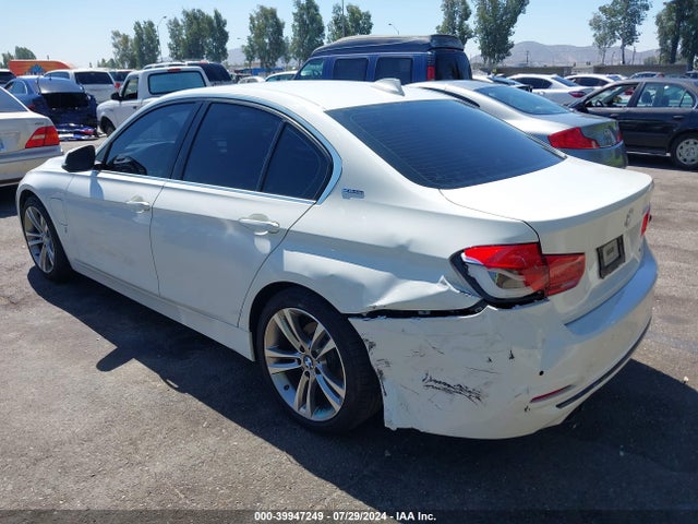 BMW 330e Iperformance 2017 WBA8E1C33HA158965 Image 3