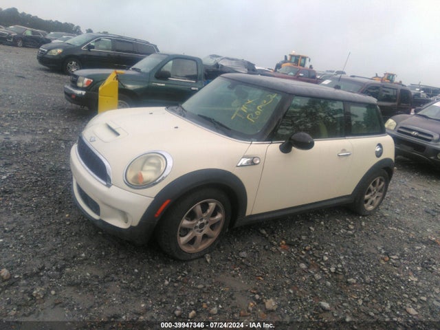 2007 MINI COOPER S WMWMF73577TT84039 Photo 1