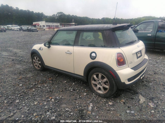 2007 MINI COOPER S WMWMF73577TT84039 Photo 2