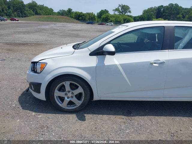 Chevrolet Sonic Ltz Auto 2015 1G1JE6SB8F4186436 Image 15