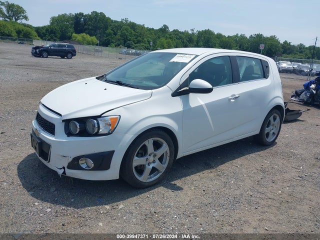 Chevrolet Sonic Ltz Auto 2015 1G1JE6SB8F4186436 Image 2