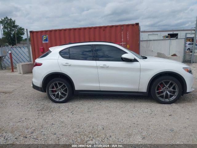 ZASFAKNN6J7B92239 Alfa Romeo Stelvio Ti Sport Awd