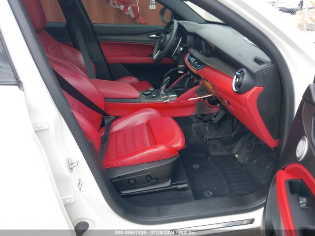 ZASFAKNN6J7B92239 Alfa Romeo Stelvio Ti Sport Awd