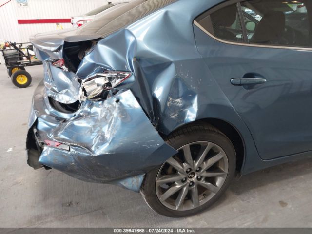 3MZBN1V32JM262133 Mazda Mazda3 Touring