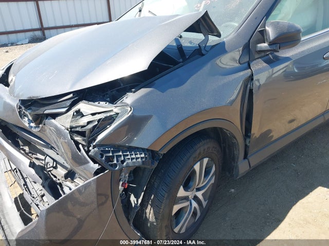 Toyota RAV4 LE 2017 JTMBFREV6HJ149034 Image 17