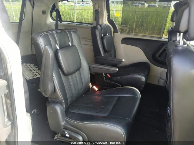 2C4RC1CG5GR150862 Chrysler Town & Country Touring-l Anniversary Edition